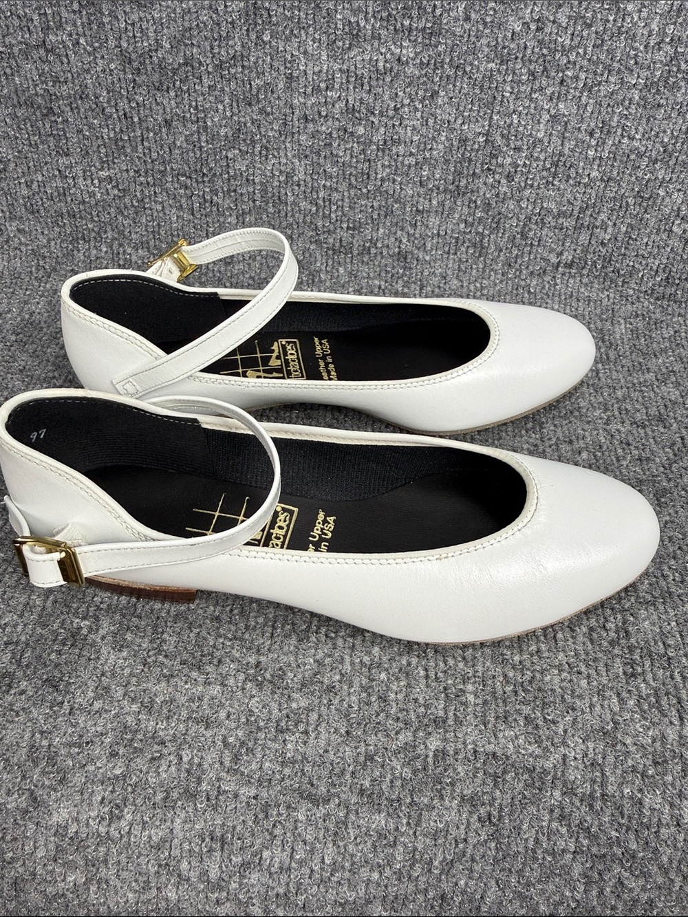 Tic-Tac-Toes Women’s White Leather Mary Jane Shag Dance Flats Size 6